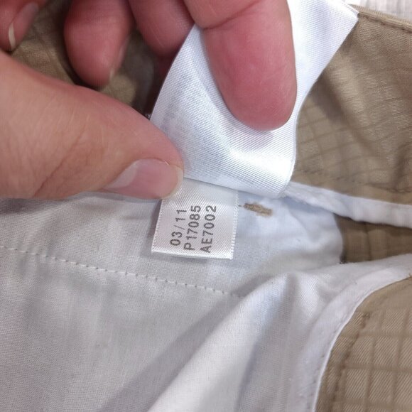 Adidas Womens 3 Stripe Golf Shorts Size 2 Beige ClimaLite Performance Capri - Picture 8 of 8